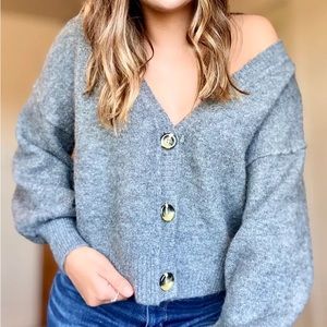 NWOT! TOPSHOP Horn Button Cropped Cardigan